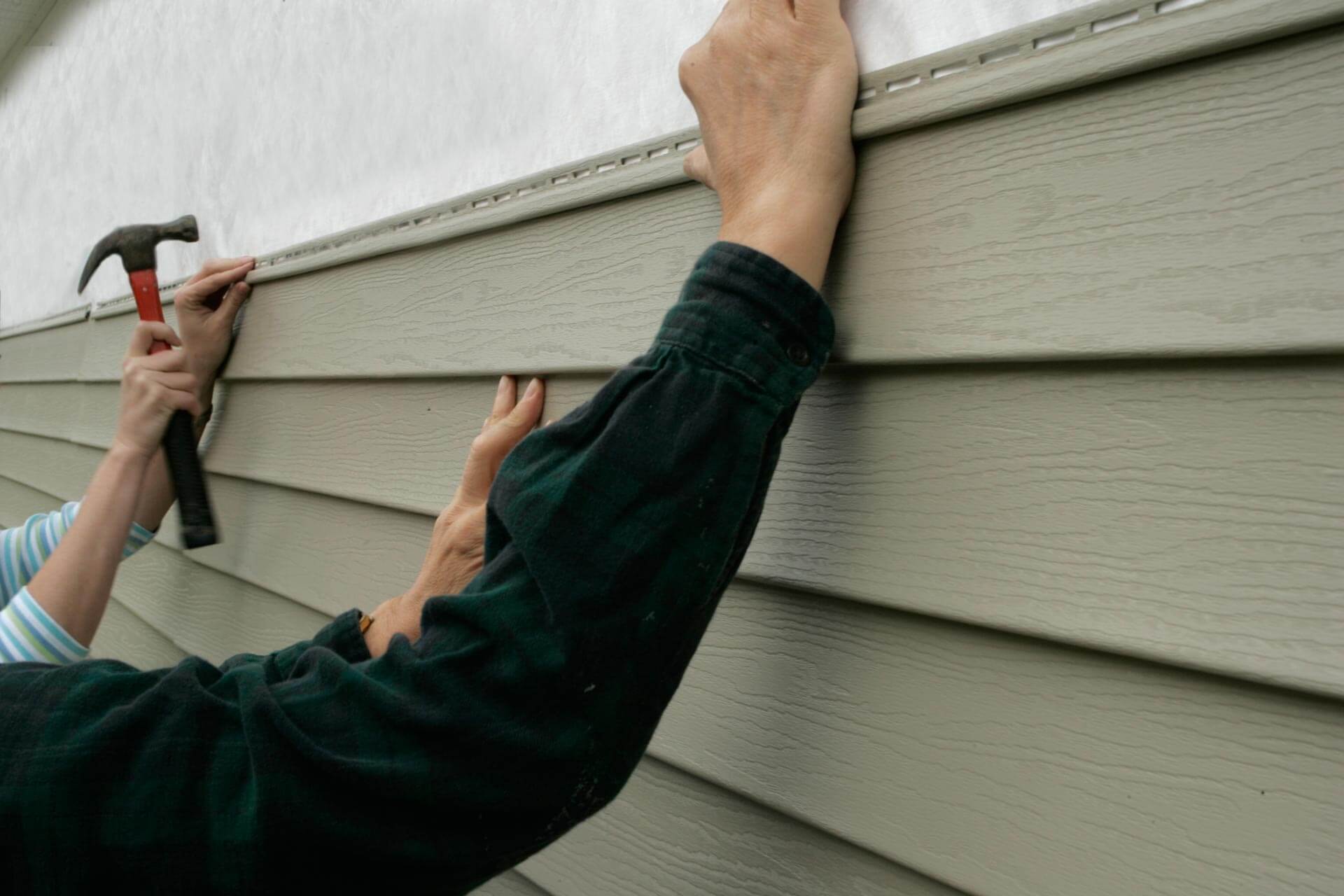 How to Install Insulated Siding